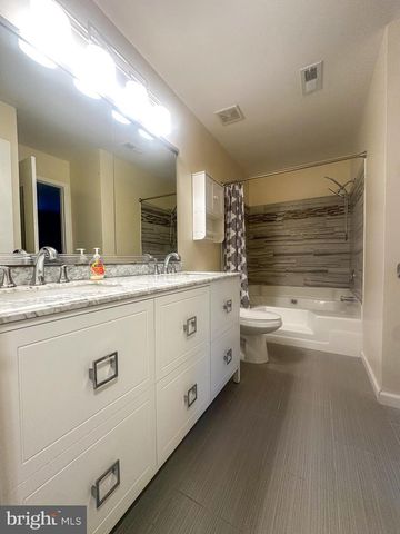 801 EAGLE POINT PL, Galloway, NJ 08205