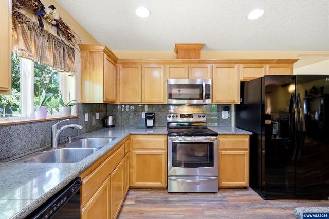 25757 SE Frog Pond Ln, Eagle Creek, OR 97022