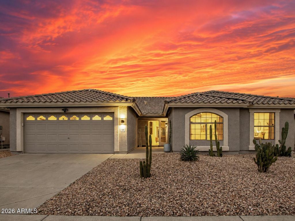 Image 3 of property listing at 548 W MICHELLE Drive, Phoenix, AZ 85023