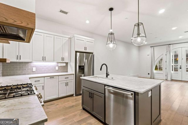 510 Heatherden Avenue E202-C, Fayetteville, GA 30214