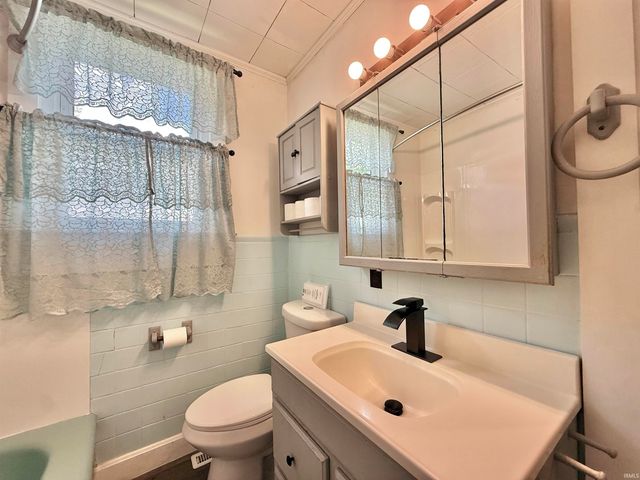 1202 N Third Street, Boonville, IN 47601