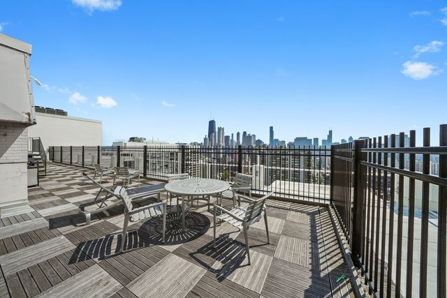 1460 N SANDBURG Terrace 705, Chicago, IL 60610