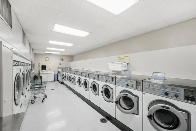 1460 N SANDBURG Terrace 705, Chicago, IL 60610