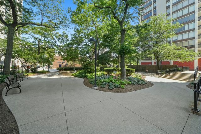 1460 N SANDBURG Terrace 705, Chicago, IL 60610