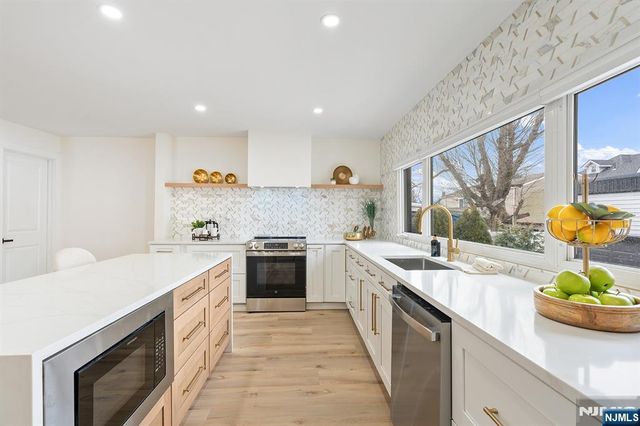 290 Queen Anne Road, Teaneck, NJ 07666