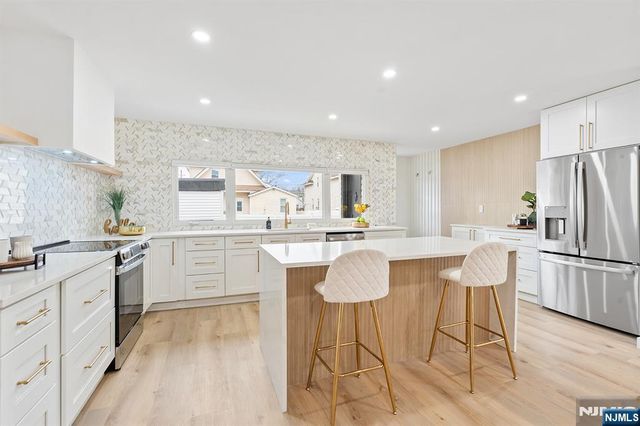 290 Queen Anne Road, Teaneck, NJ 07666