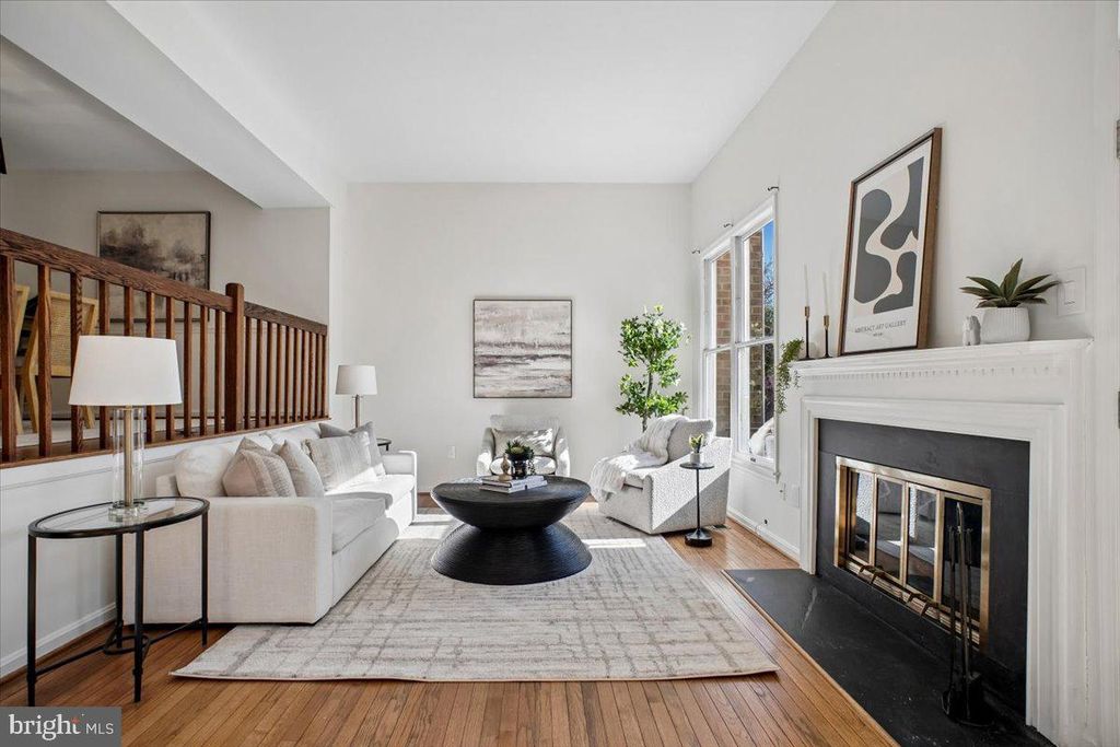 Image 13 of property listing at 4815 CLOISTER DR, Rockville, MD 20852