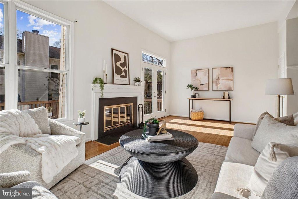 Image 14 of property listing at 4815 CLOISTER DR, Rockville, MD 20852