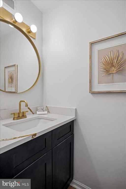 Image 16 of property listing at 4815 CLOISTER DR, Rockville, MD 20852