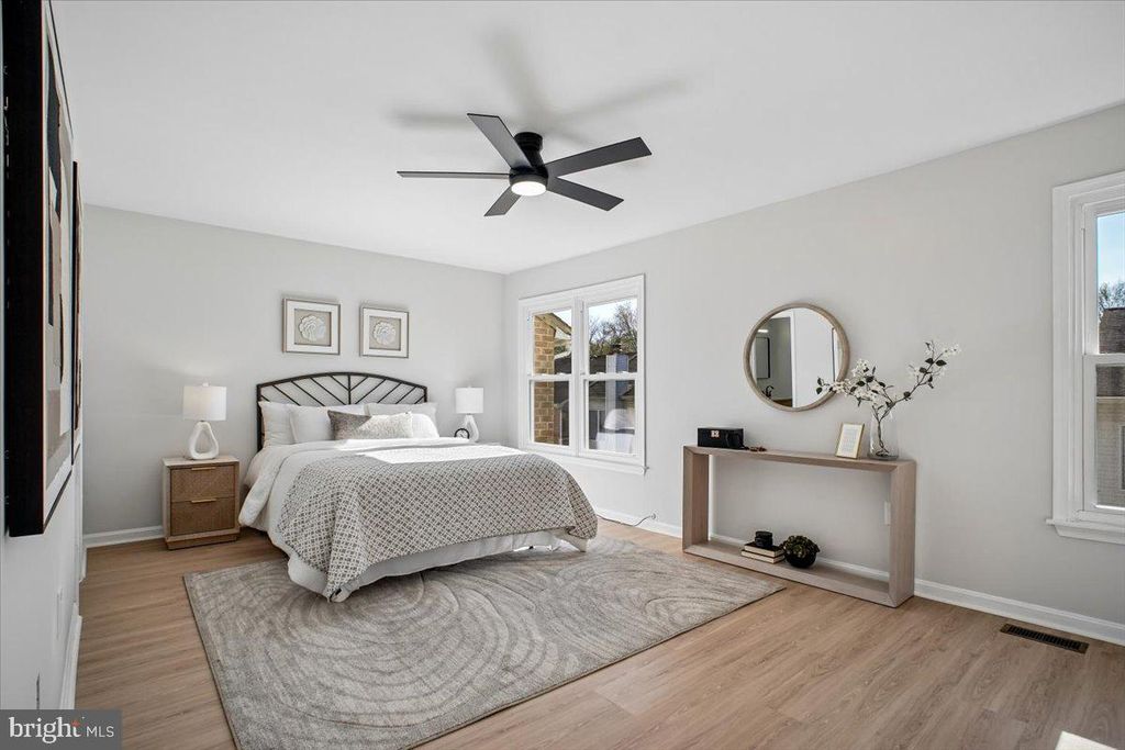 Image 18 of property listing at 4815 CLOISTER DR, Rockville, MD 20852