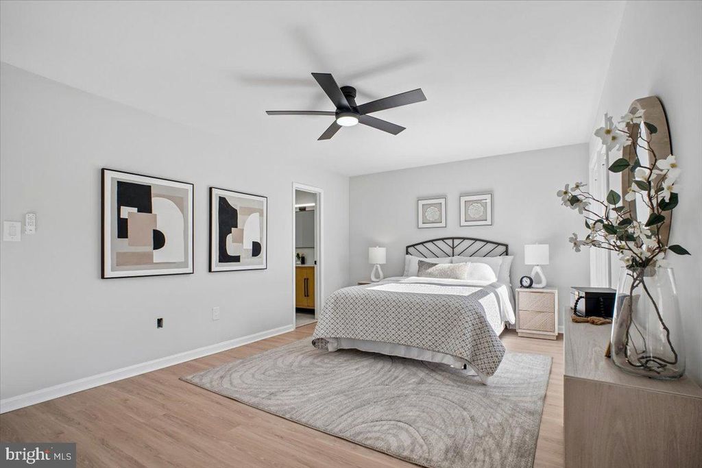 Image 20 of property listing at 4815 CLOISTER DR, Rockville, MD 20852