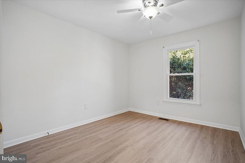 Image 26 of property listing at 4815 CLOISTER DR, Rockville, MD 20852