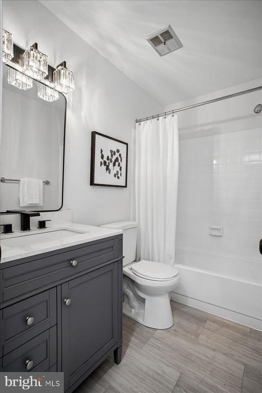 Image 28 of property listing at 4815 CLOISTER DR, Rockville, MD 20852