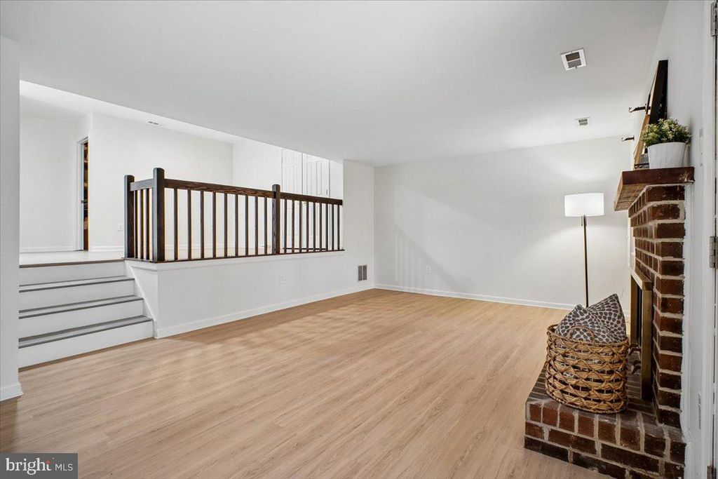 Image 31 of property listing at 4815 CLOISTER DR, Rockville, MD 20852