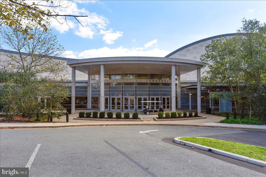 Image 41 of property listing at 4815 CLOISTER DR, Rockville, MD 20852