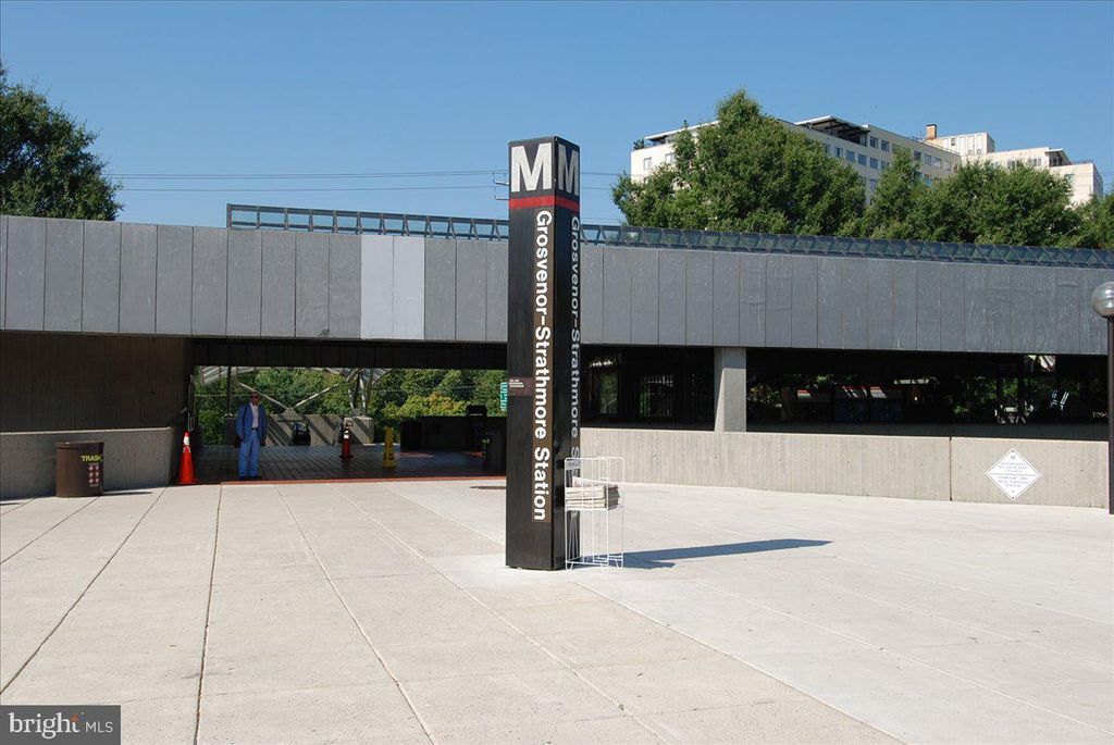 Image 42 of property listing at 4815 CLOISTER DR, Rockville, MD 20852