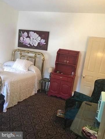 26 S CHESTNUT ST, Boyertown, PA 19512