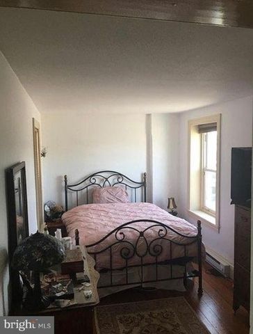 26 S CHESTNUT ST, Boyertown, PA 19512