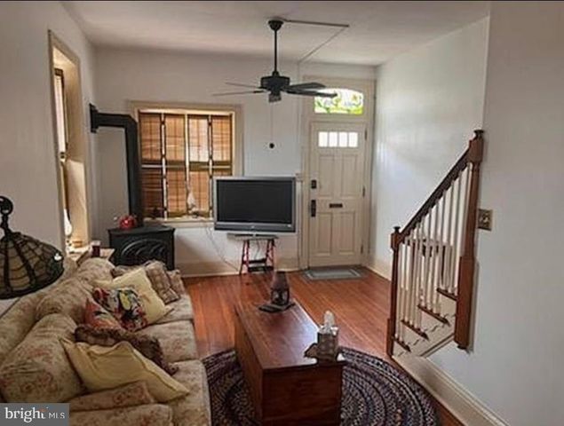 26 S CHESTNUT ST, Boyertown, PA 19512
