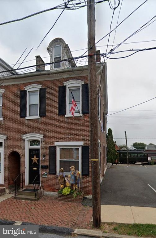 26 S CHESTNUT ST, Boyertown, PA 19512