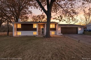 1268 Amarillo Street, Wolverine Lake, MI 48390