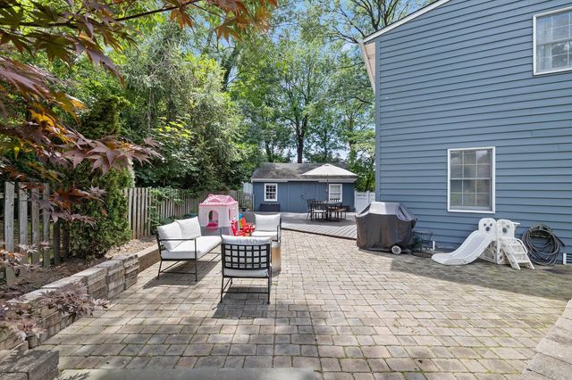 11 DEAN CT, Rutherford, NJ 07070