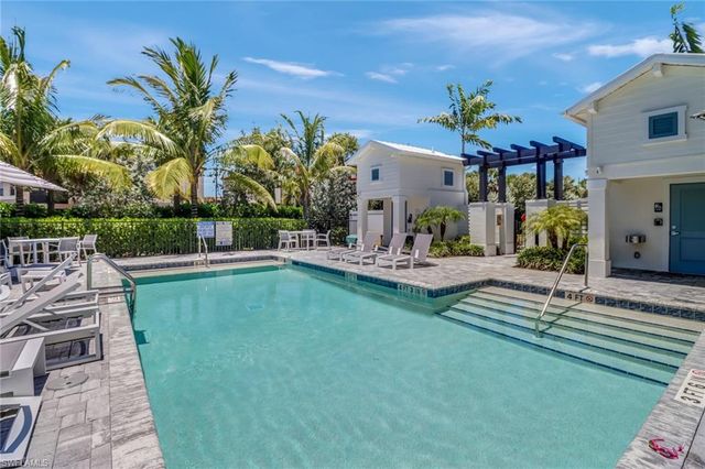 12973 Pembroke DR, Naples, FL 34105