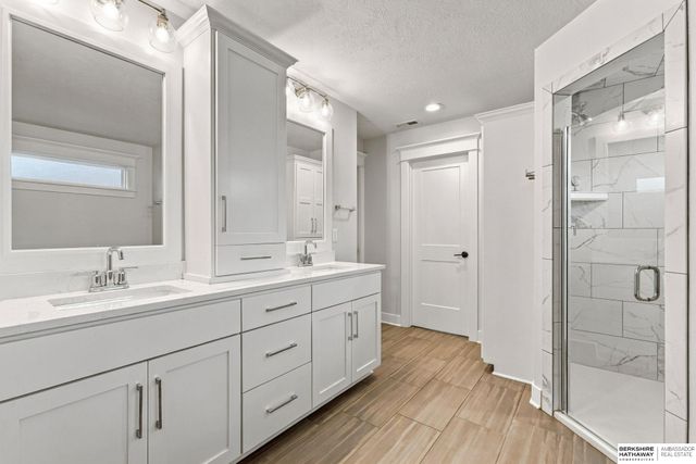 2393 S 218th Avenue, Elkhorn, NE 68022