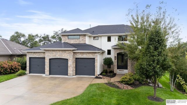2393 S 218th Avenue, Elkhorn, NE 68022