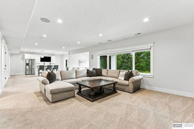 2393 S 218th Avenue, Elkhorn, NE 68022