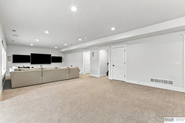 2393 S 218th Avenue, Elkhorn, NE 68022