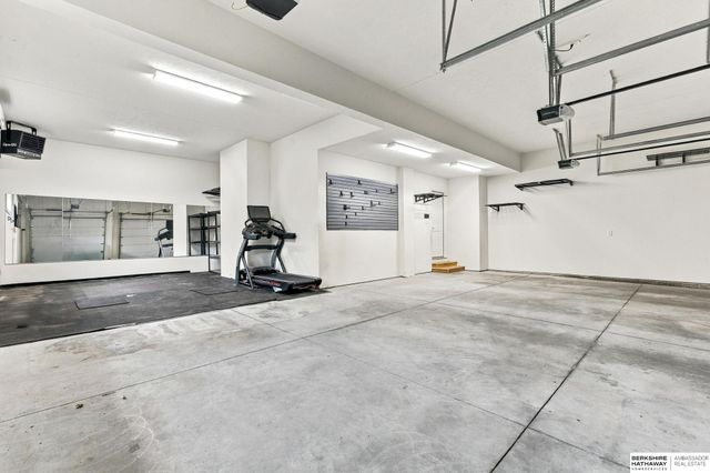 2393 S 218th Avenue, Elkhorn, NE 68022