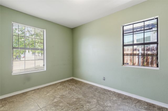 3104 Avenue L, Fort Worth, TX 76105