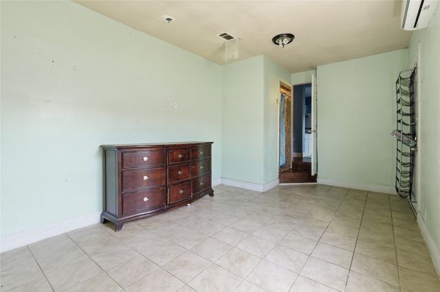 3104 Avenue L, Fort Worth, TX 76105