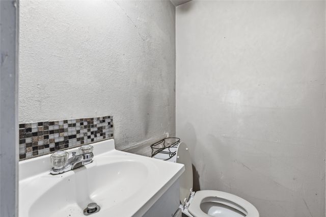 3104 Avenue L, Fort Worth, TX 76105
