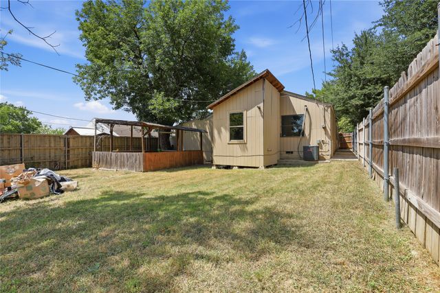 3104 Avenue L, Fort Worth, TX 76105