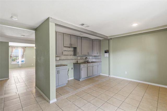 3104 Avenue L, Fort Worth, TX 76105