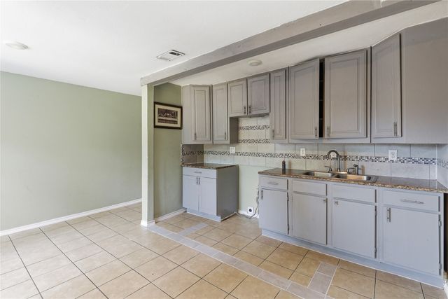 3104 Avenue L, Fort Worth, TX 76105
