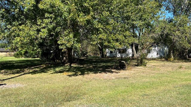 10111 Oberrender Road, Fairchilds, TX 77461
