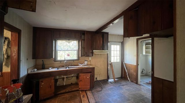 10111 Oberrender Road, Fairchilds, TX 77461