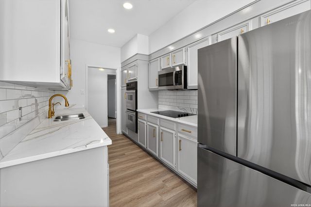 3678 Hidden Dr Apt 1401, San Antonio, TX 78217