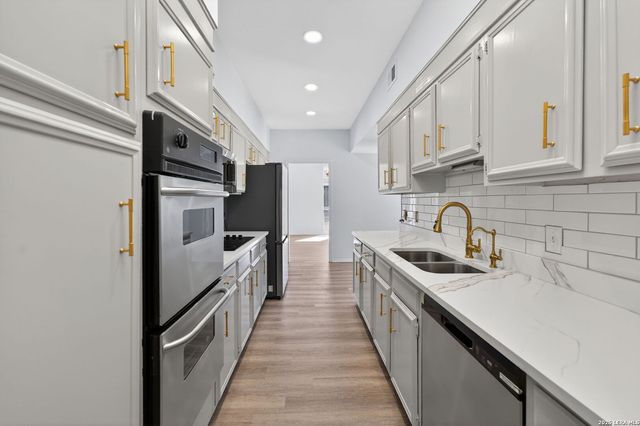 3678 Hidden Dr Apt 1401, San Antonio, TX 78217