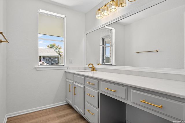 3678 Hidden Dr Apt 1401, San Antonio, TX 78217