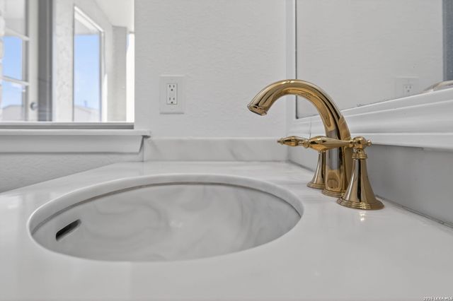 3678 Hidden Dr Apt 1401, San Antonio, TX 78217