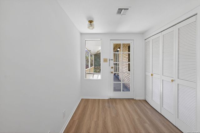 3678 Hidden Dr Apt 1401, San Antonio, TX 78217