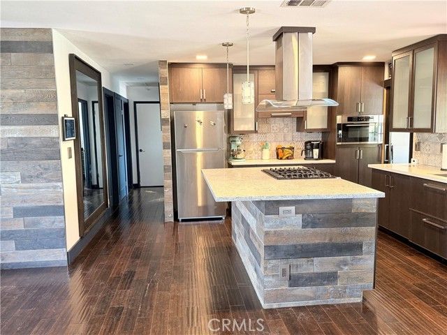 2906 W Ravenswood, Anaheim, CA 92804