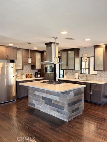 2906 W Ravenswood, Anaheim, CA 92804