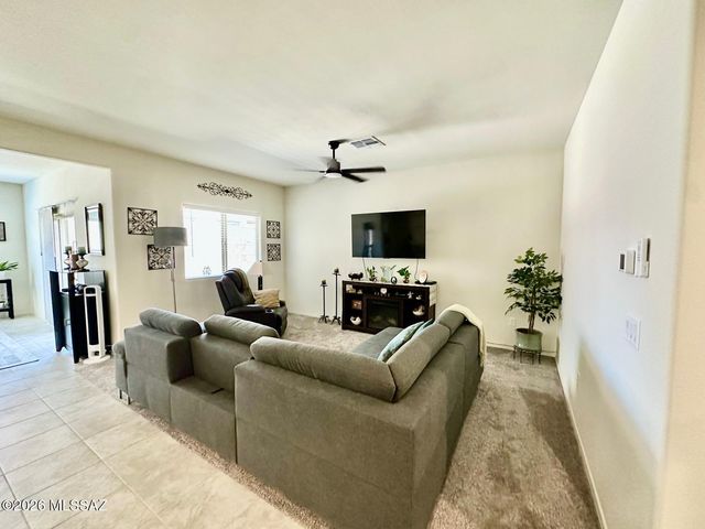 879 W Calle El Acuario, Sahuarita, AZ 85629
