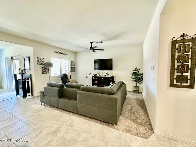 879 W Calle El Acuario, Sahuarita, AZ 85629