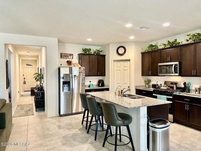 879 W Calle El Acuario, Sahuarita, AZ 85629